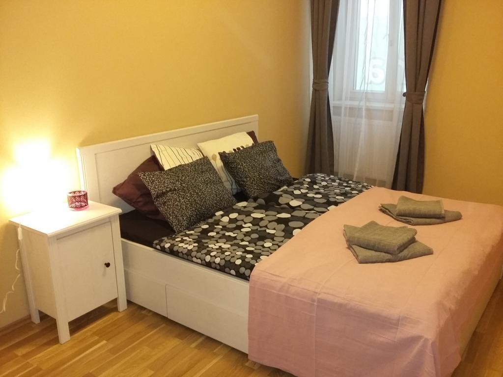 Apartment Vltavska B Prag Exteriör bild