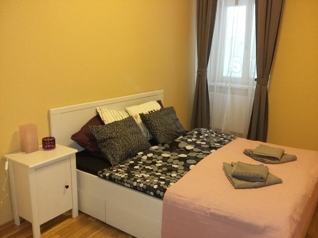 Apartment Vltavska B Prag Exteriör bild